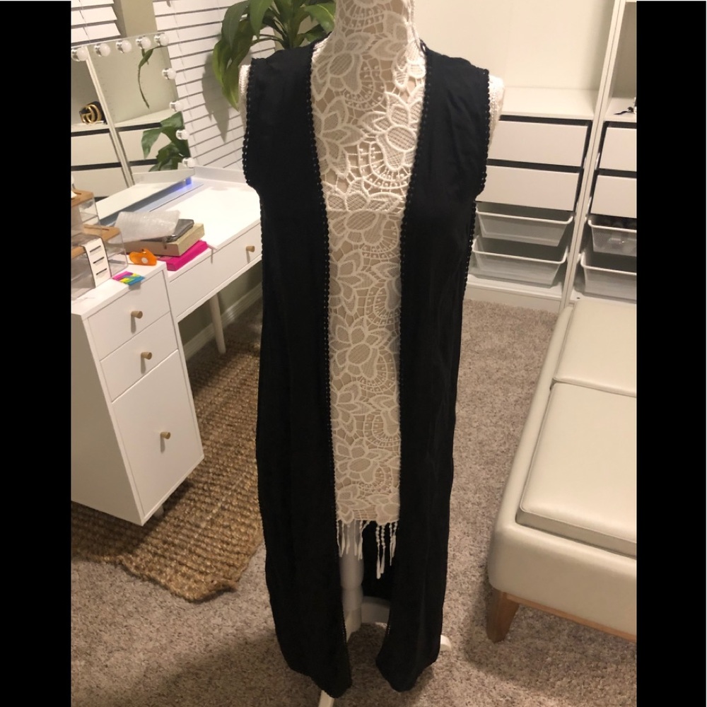 3/$30 Black long sleeve sleeveless top